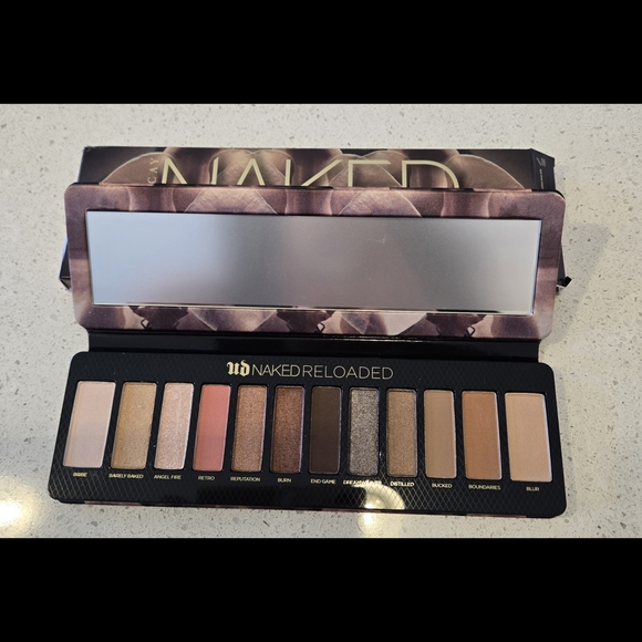 Urban Decay Naked Reloaded Eyeshadow Palette